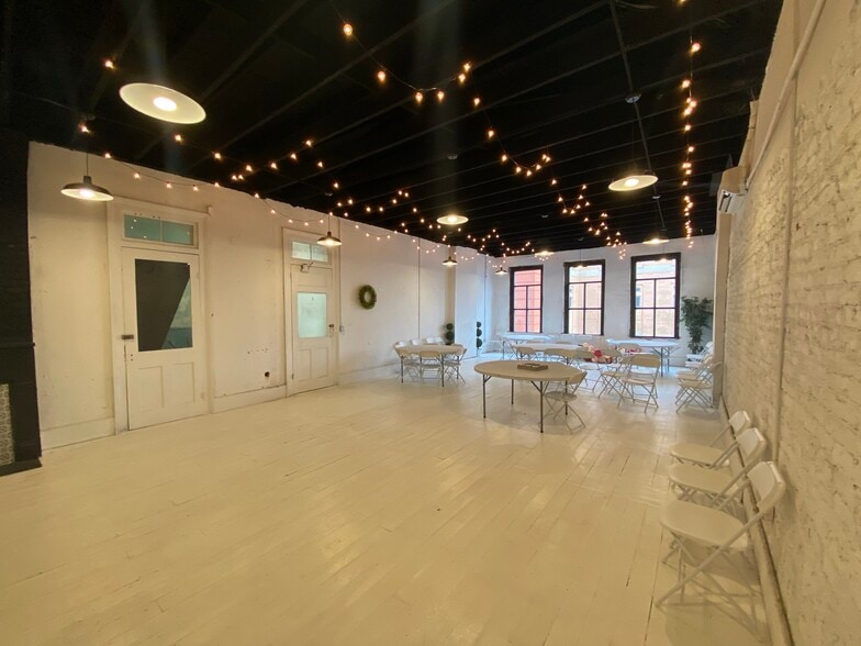 122 W Whitner St, Anderson, SC à louer - Photo intérieure - Image 2 de 6