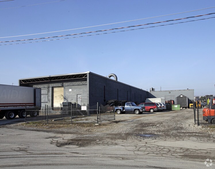 1054 S Service Rd W, Oakville, ON à louer - Photo du bâtiment - Image 2 de 2
