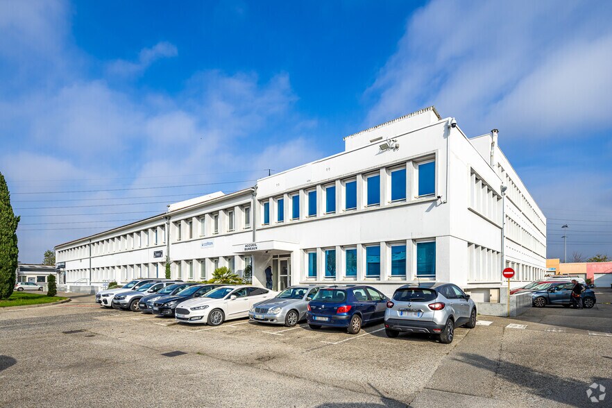 197 Avenue Francis De Pressensé, Vénissieux à louer - Photo principale - Image 1 de 3