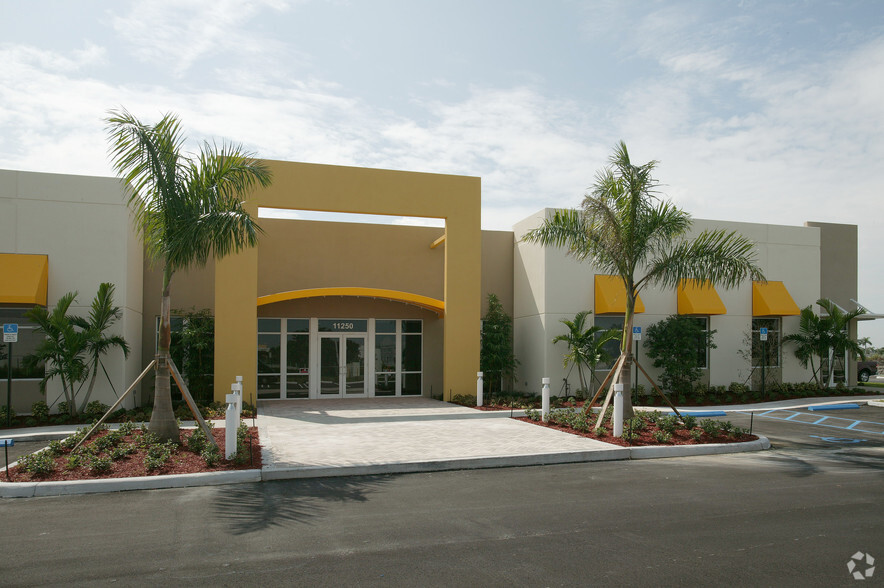 11250 NW 20th St, Miami, FL for lease - Primary Photo - Image 1 of 4