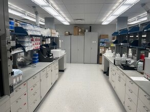 3510 Hopkins Pl N, Oakdale, MN for lease Interior Photo- Image 2 of 15