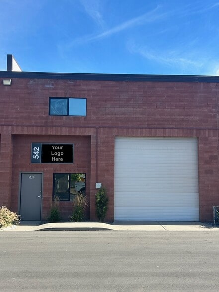 9525-9539 S 500 W, Sandy, UT à louer - Photo du bâtiment - Image 3 de 4