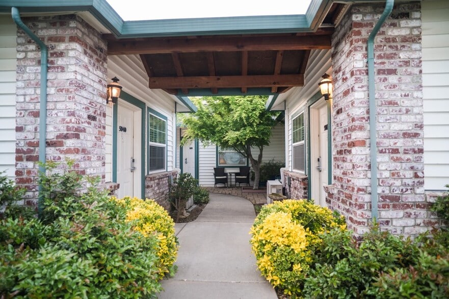 210 N Auburn St, Grass Valley, CA for sale - Building Photo - Image 3 of 16