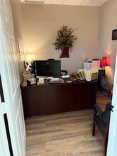 1020 Fort Worth Hwy, Weatherford, TX for lease Interior Photo- Image 2 of 9