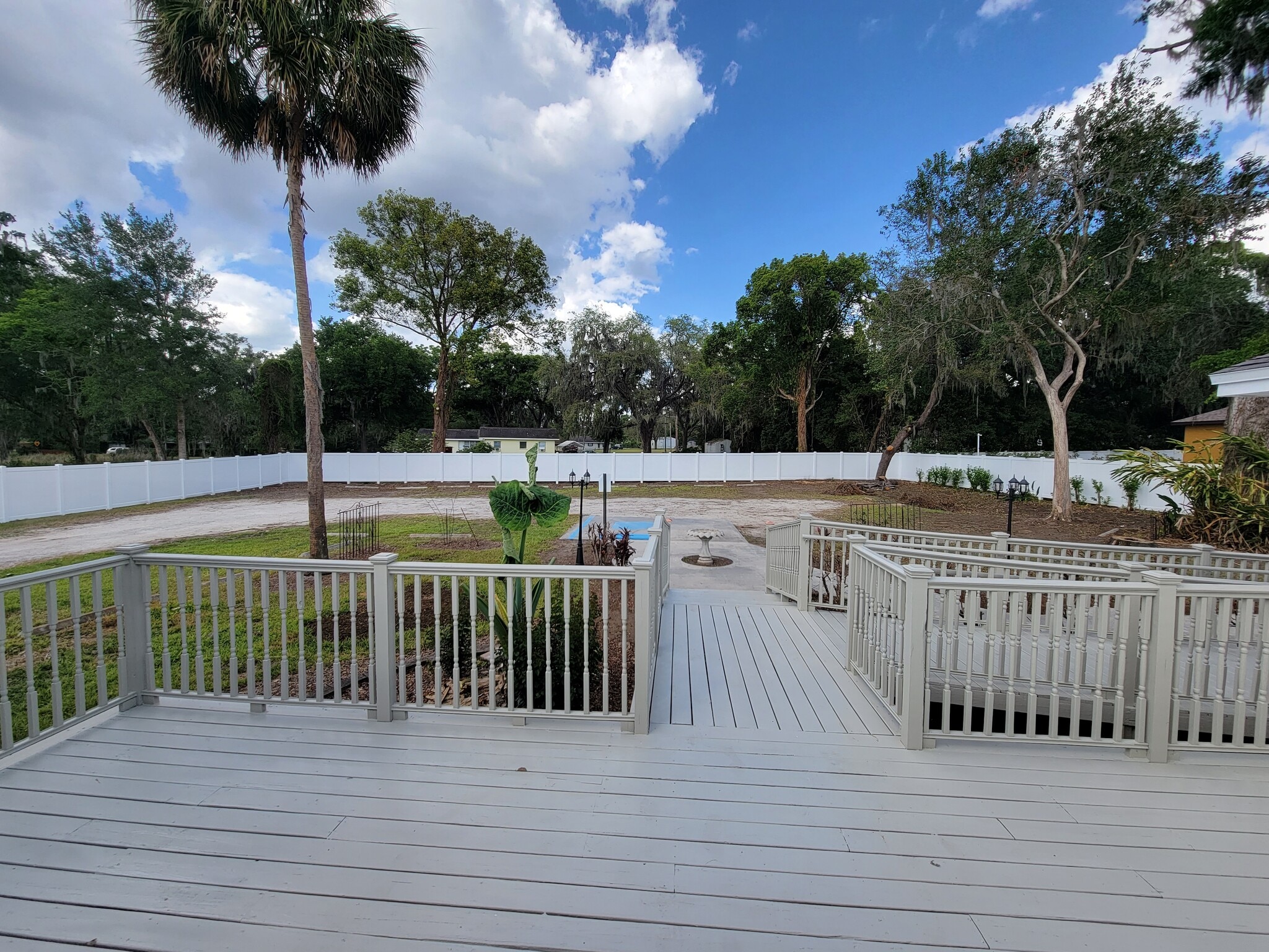 1107 Lithia Pinecrest Rd, Brandon, FL for lease Primary Photo- Image 1 of 8