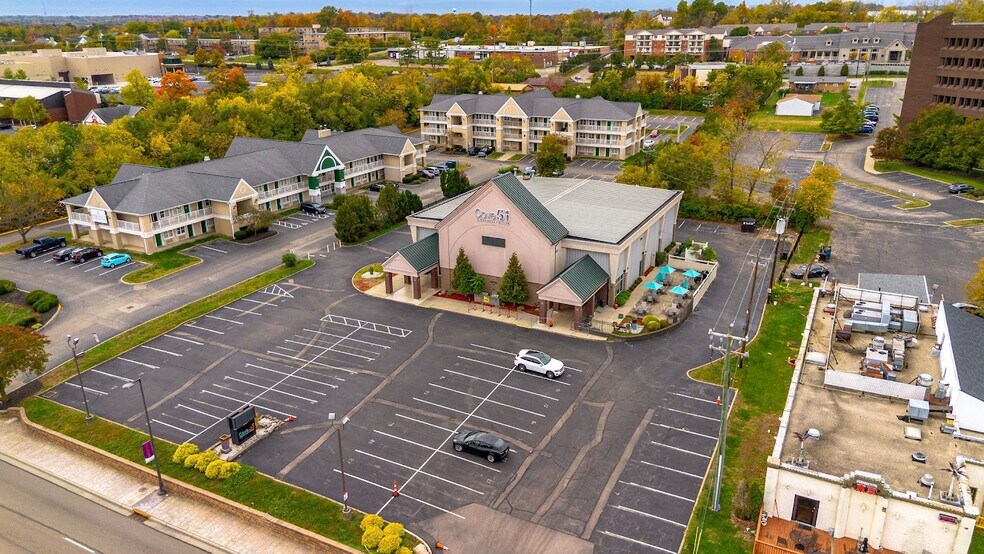 11473 Chester Rd, Sharonville, OH à vendre - Photo du bâtiment - Image 2 de 33