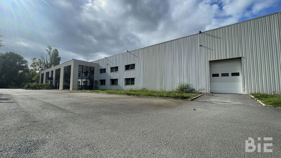 Flex in Carbon-Blanc for lease - Building Photo - Image 2 of 11