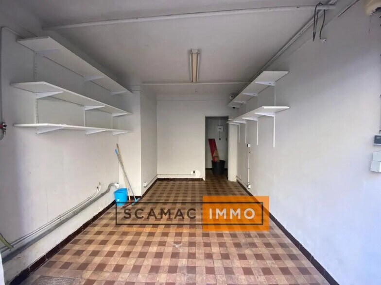 Industriel dans Marseille à louer - Photo du bâtiment - Image 2 de 4