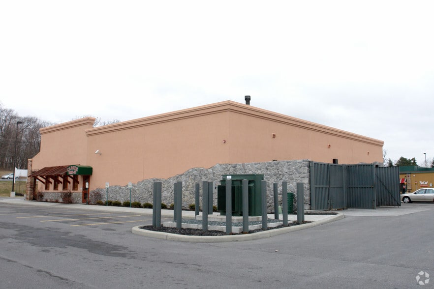 675 Troy Schenectady Rd, Latham, NY for lease - Building Photo - Image 3 of 13