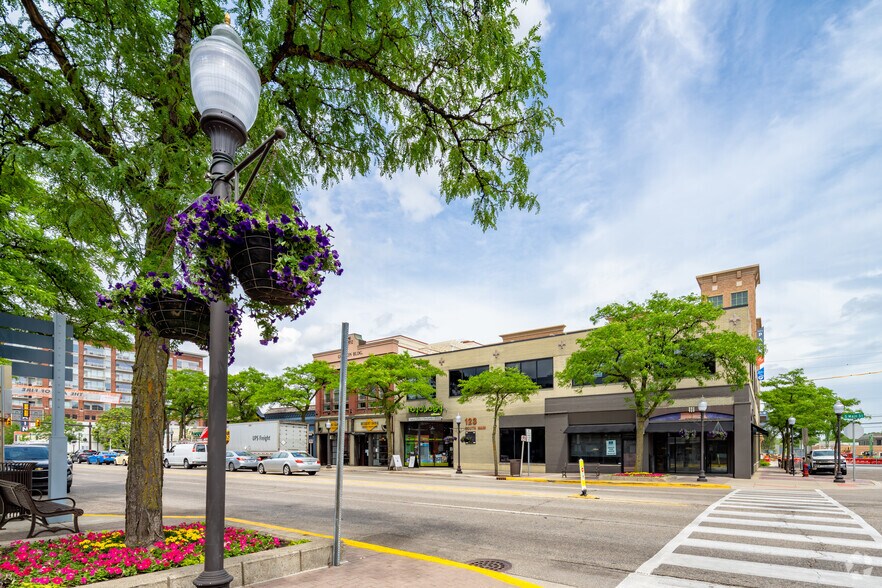 117-123 S Main St, Royal Oak, MI à louer - Photo du bâtiment - Image 3 de 6