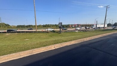 2620 N Farnsworth Ave, Aurora, IL for sale Interior Photo- Image 1 of 4