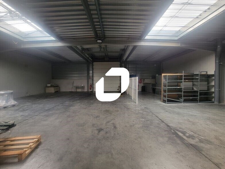 Flex in Chilly-Mazarin for lease - Building Photo - Image 2 of 21