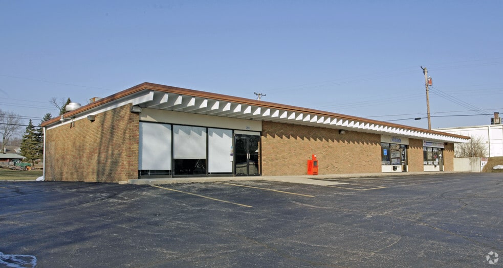 3880-3888 Dayton-Xenia Rd, Dayton, OH for lease - Primary Photo - Image 1 of 9