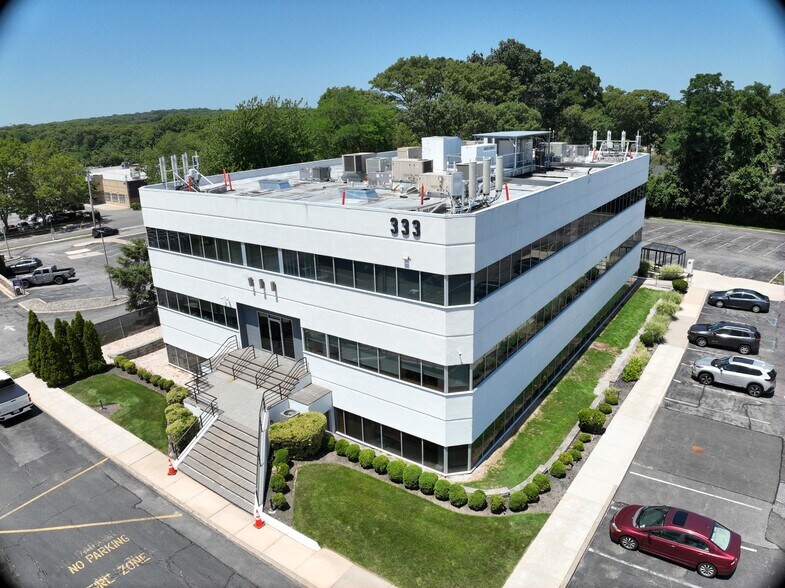 333 Route 25A, Rocky Point, NY à vendre - Communauté Matterport - Image 3 de 30