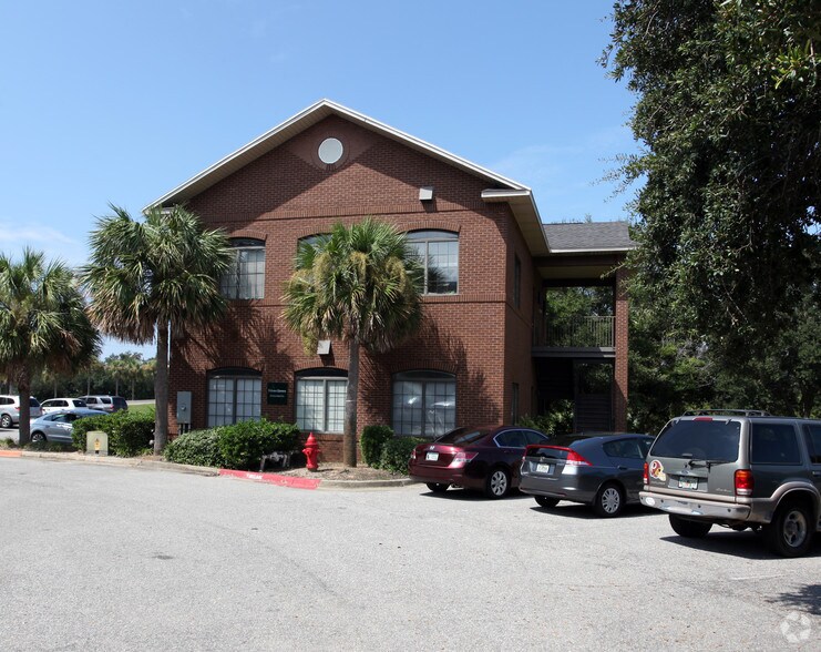 1101 Gulf Breeze Pky, Gulf Breeze, FL à vendre - Photo du bâtiment - Image 2 de 8