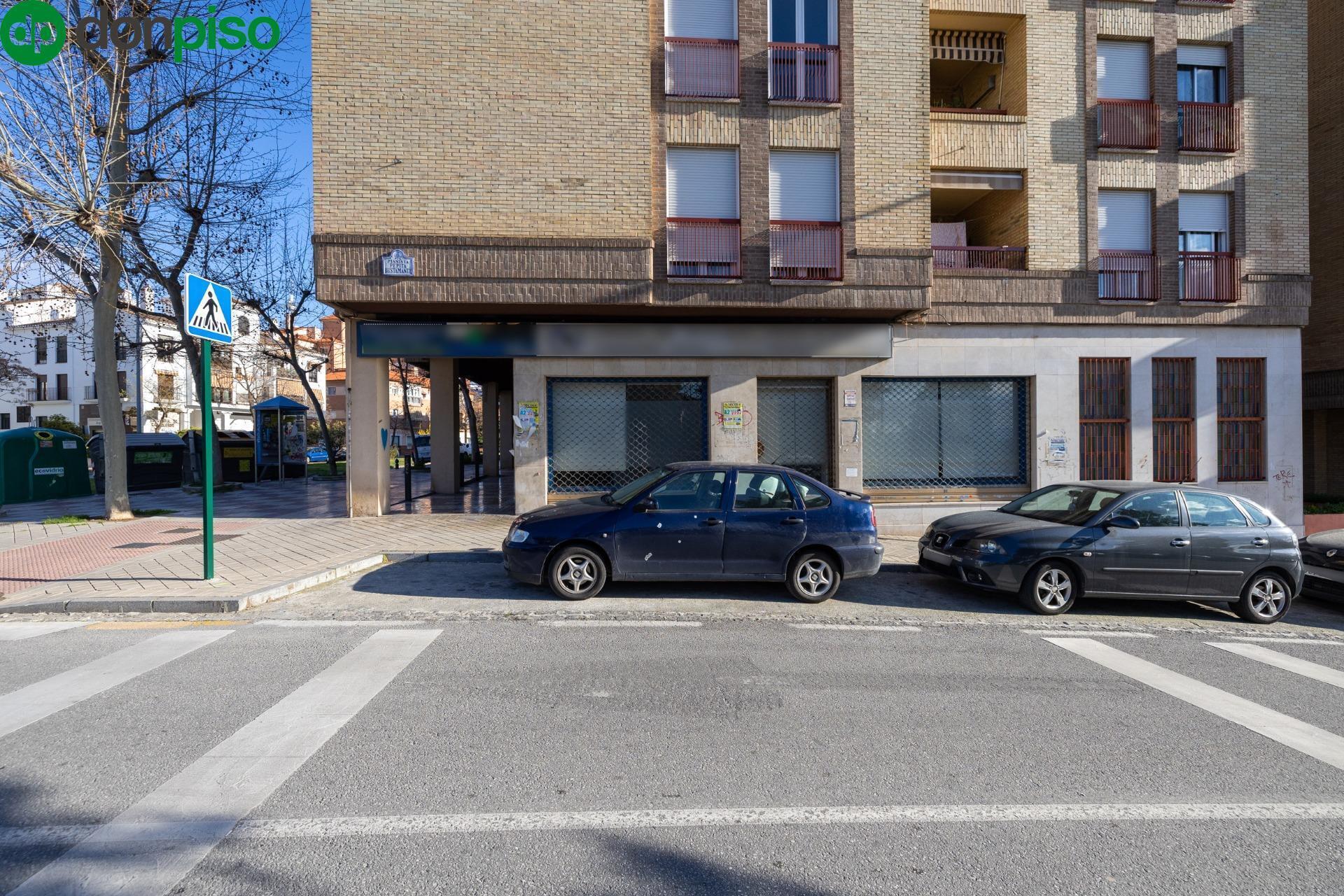 Retail in Granada for sale Building Photo- Image 1 of 38