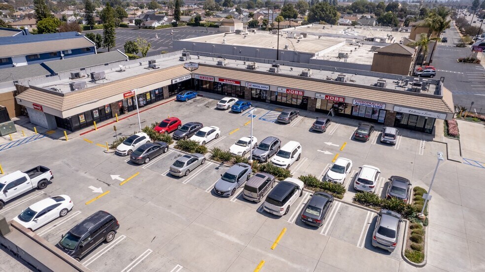 11405 E Firestone Blvd, Norwalk, CA à louer - Photo du bâtiment - Image 2 de 6
