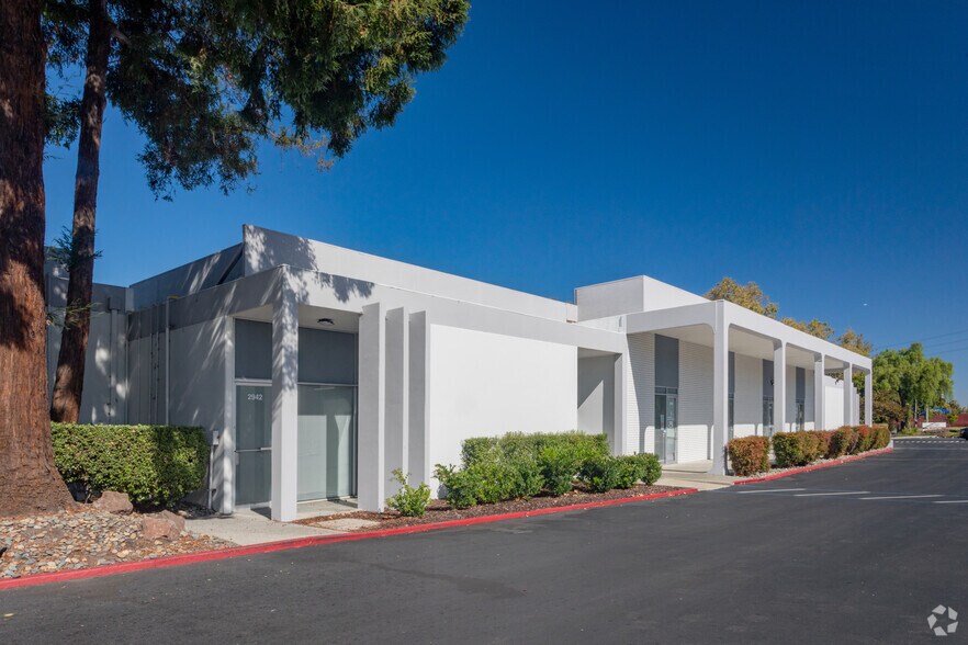 2910-2960 Scott Blvd, Santa Clara, CA à louer - Photo du bâtiment - Image 2 de 24