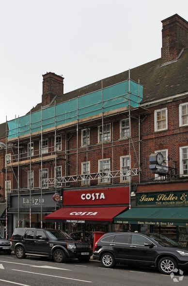 27 Temple Fortune Para, London for lease - Primary Photo - Image 1 of 2