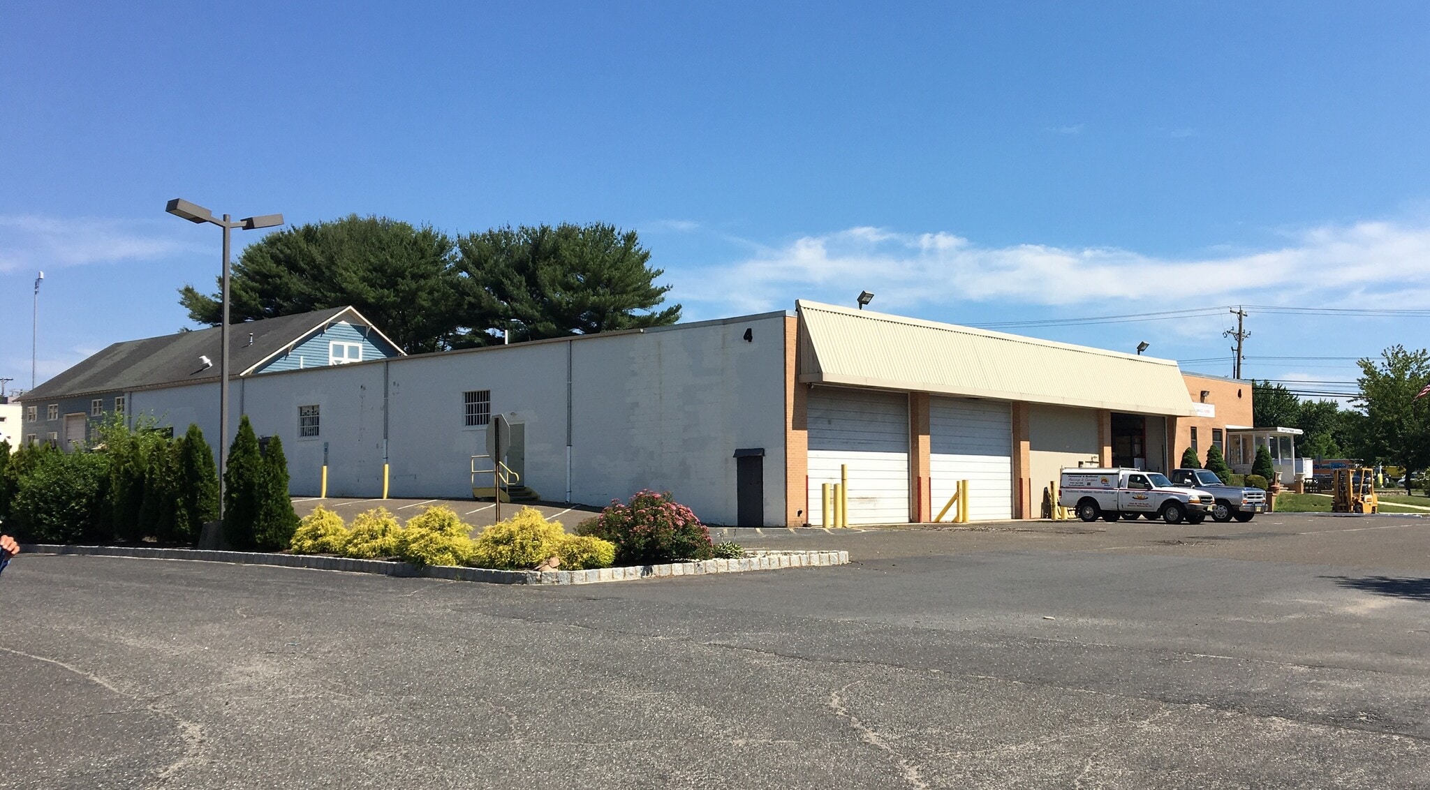920 State Route 33, Freehold, NJ for lease Building Photo- Image 1 of 1