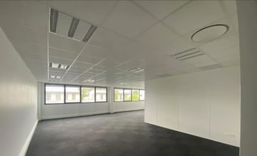 Office in Lieusaint for lease Building Photo- Image 2 of 3