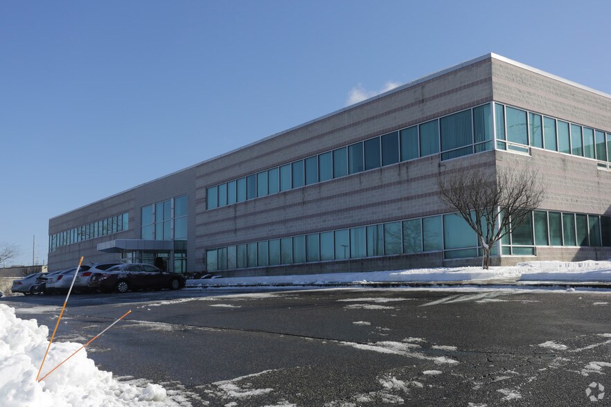 17 Presidential Way, Woburn, MA à louer - Photo du bâtiment - Image 3 de 3