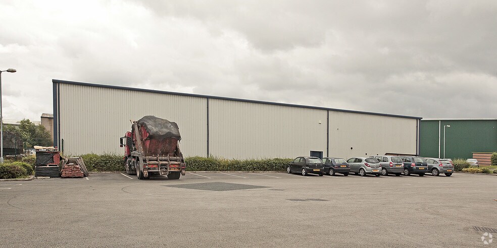 Aspul Court, Walter Leigh Way, Leigh à louer - Photo du bâtiment - Image 2 de 4