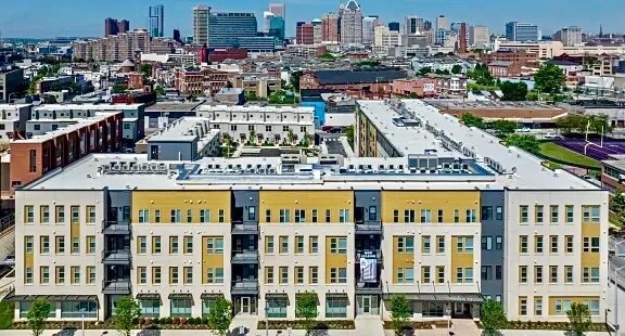 105 S Central Ave, Baltimore, MD à vendre - Photo du bâtiment - Image 2 de 12