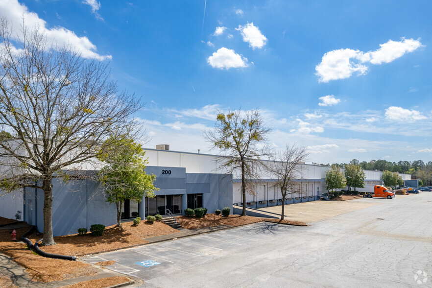 3655 Atlanta Industrial Dr NW, Atlanta, GA for lease - Building Photo - Image 3 of 27