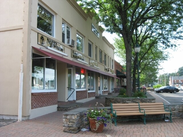 1052-1068 Main St, Newington, CT à louer - Photo du bâtiment - Image 3 de 4