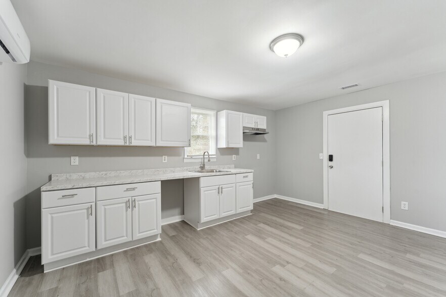 816 W 38th St, Savannah, GA à vendre - Photo du bâtiment - Image 3 de 9