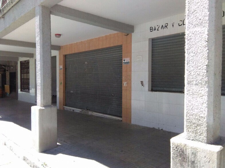Calle de Joaquín Velasco Martín, 114, Valladolid, Valladolid à vendre - Photo du bâtiment - Image 3 de 11