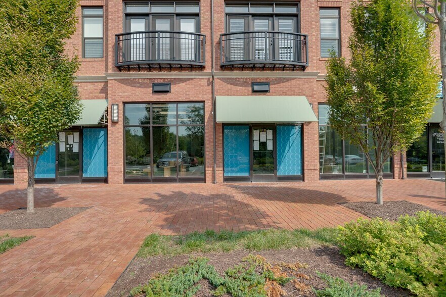 412-416 Madison Trade Plz SE, Leesburg, VA à louer - Photo du bâtiment - Image 2 de 18