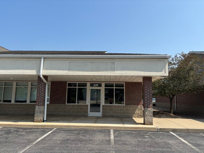 431-445 Upton Dr, Saint Joseph, MI à louer - Photo du bâtiment - Image 1 de 10