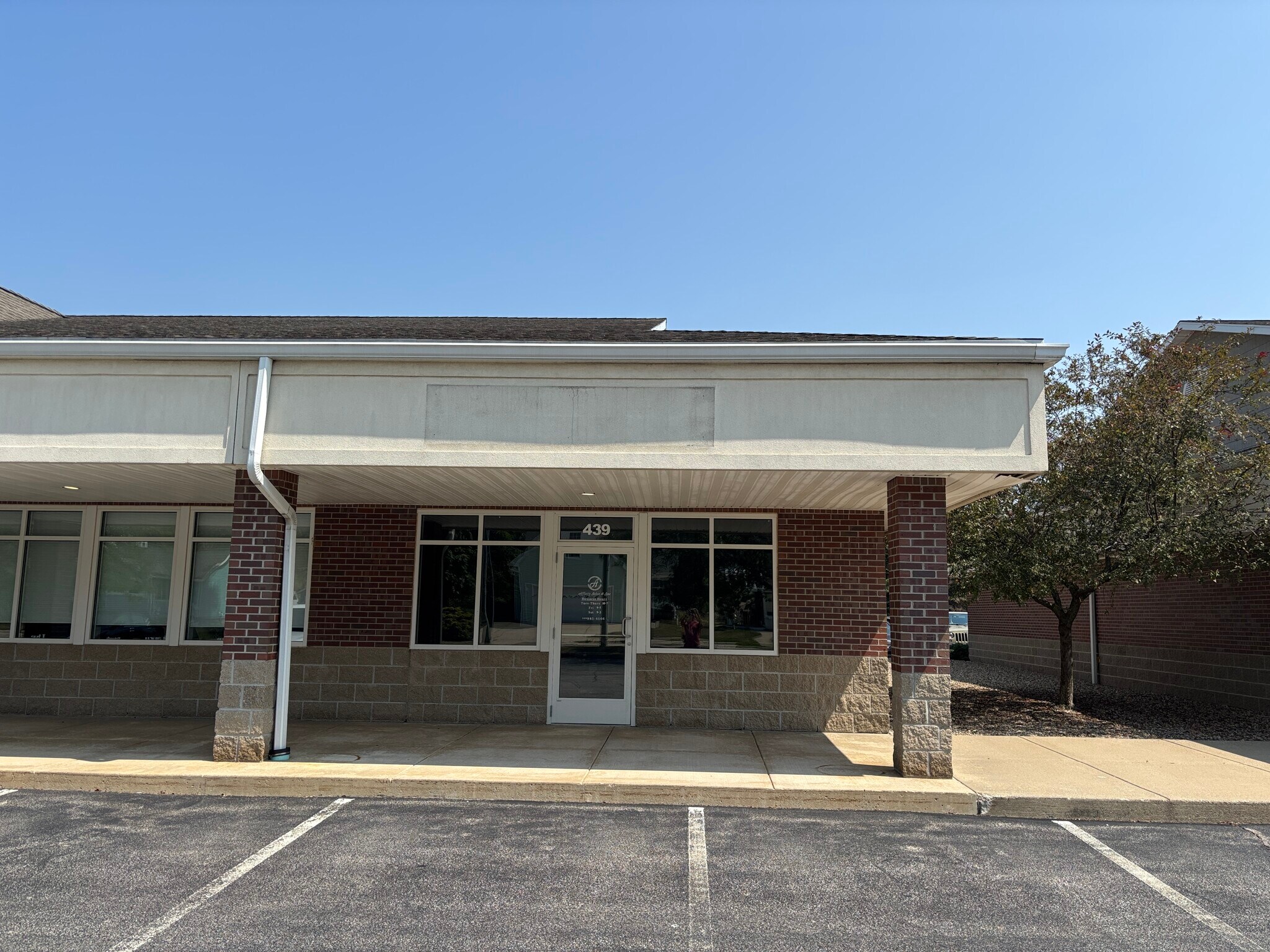 431-445 Upton Dr, Saint Joseph, MI à louer Photo du bâtiment- Image 1 de 11