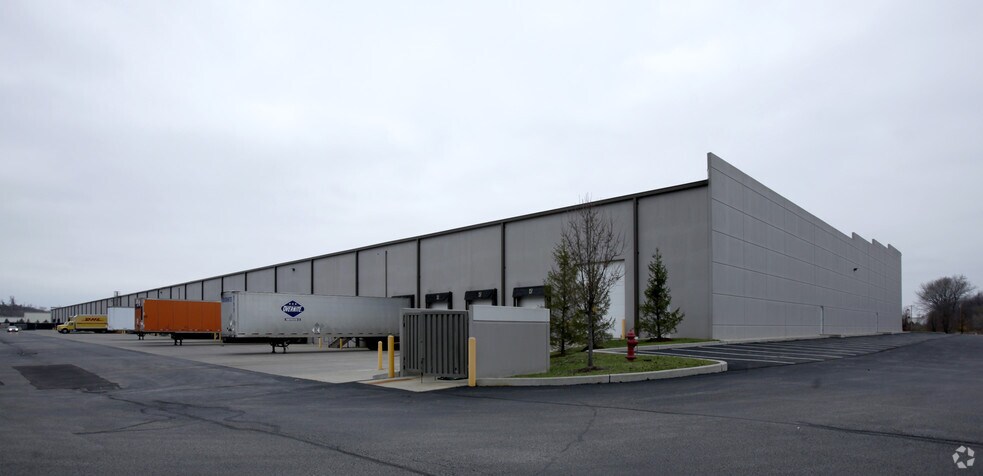 1602-1620 Park 370 Ct, Hazelwood, MO à louer - Photo du bâtiment - Image 3 de 6