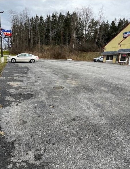 3313 Seneca Tpke, Canastota, NY for lease - Building Photo - Image 2 of 11