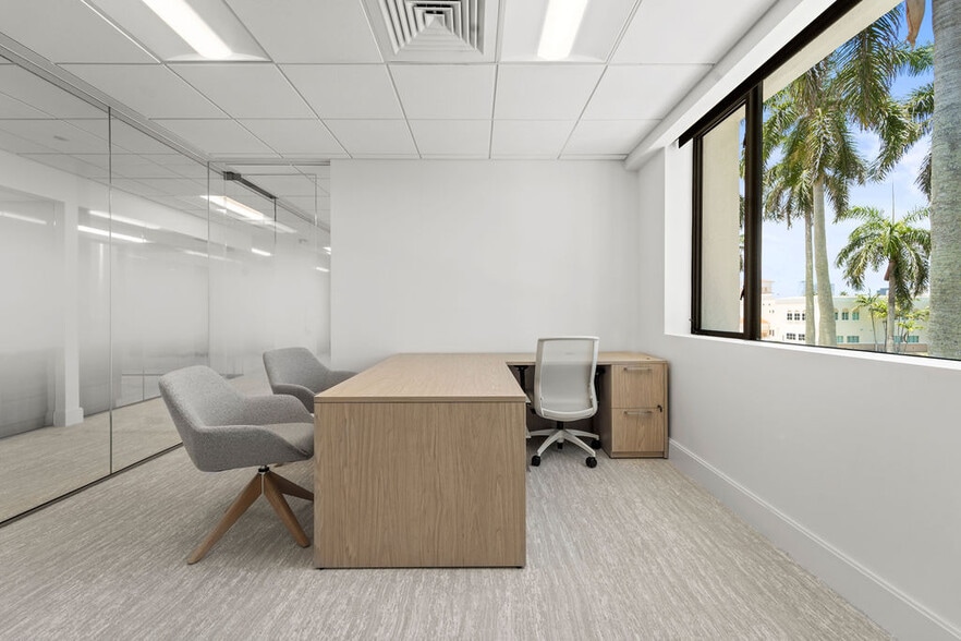 324 Royal Palm Way, Palm Beach, FL à louer - Photo du bâtiment - Image 3 de 15