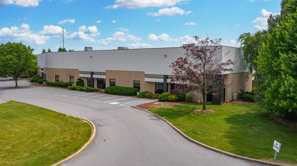 2020 Highland Ave, Bethlehem, PA for lease - Building Photo - Image 2 of 29