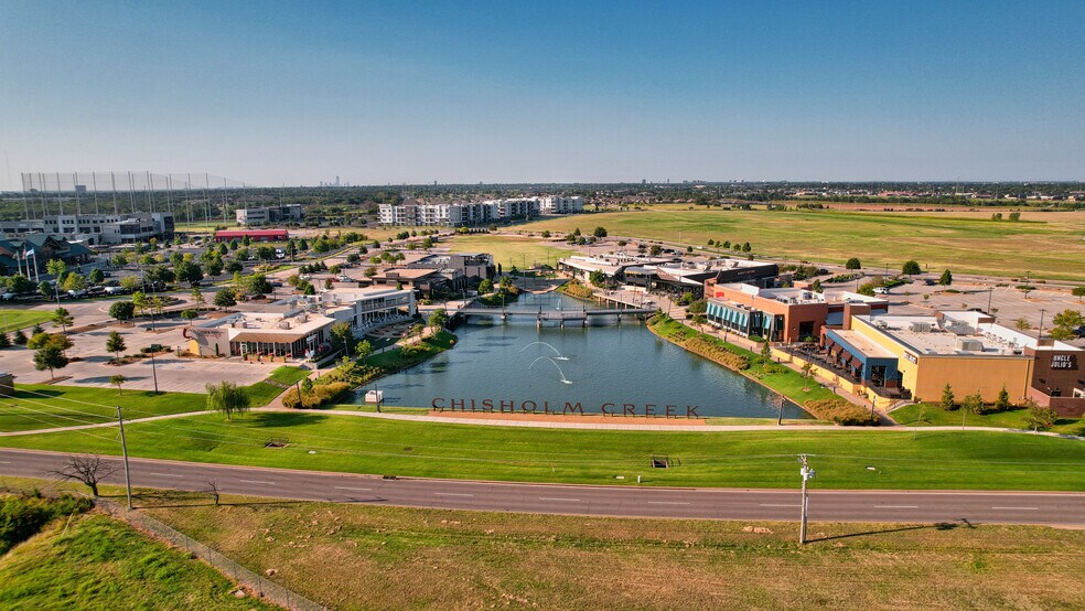 1316 W Memorial Rd, Oklahoma City, OK à louer - Aérien - Image 3 de 6