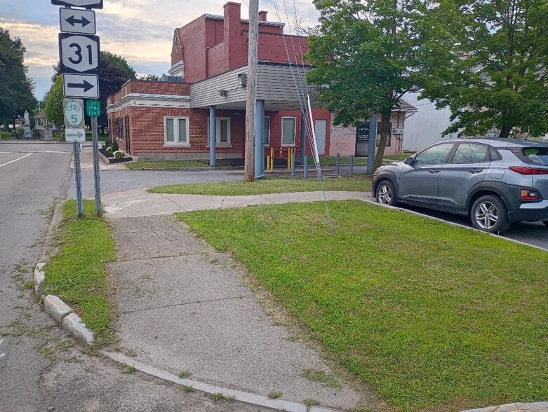 97 Glasgow St, Clyde, NY for sale - Building Photo - Image 3 of 10