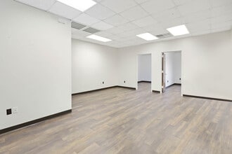 5751 Uptain Rd, Chattanooga, TN for lease Interior Photo- Image 2 of 7