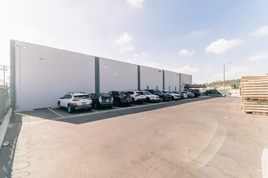 19010 S Alameda St, Rancho Dominguez, CA for lease - Building Photo - Image 3 of 87