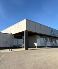 3301 17th Ave SE, Calgary, AB à louer Photo du bâtiment- Image 1 de 7