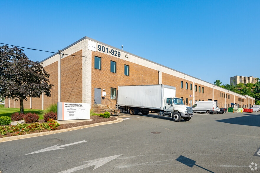 901-929 S Pickett St, Alexandria, VA for lease - Building Photo - Image 1 of 26