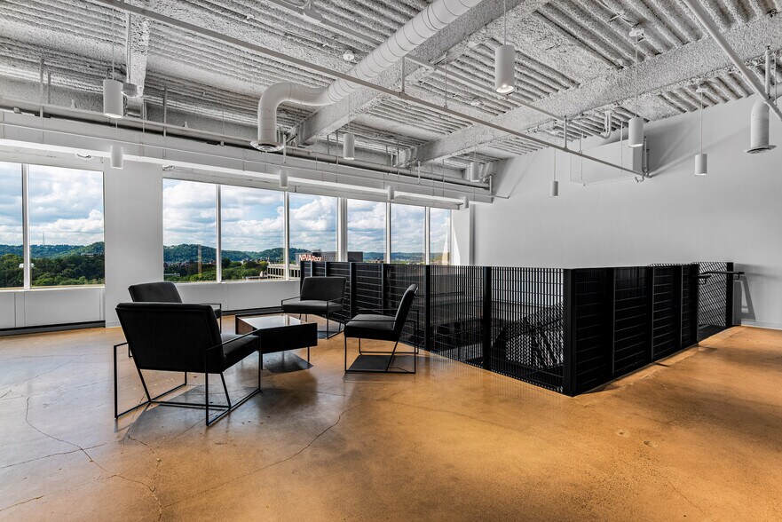 1 Allegheny Square, Pittsburgh, PA à louer - Photo du bâtiment - Image 2 de 18