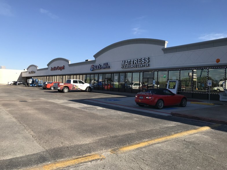 1015-1211 W NASA Rd 1, Webster, TX à louer - Photo du bâtiment - Image 3 de 9