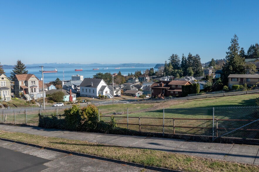 Irving Ave, Astoria, OR for sale - Primary Photo - Image 1 of 17