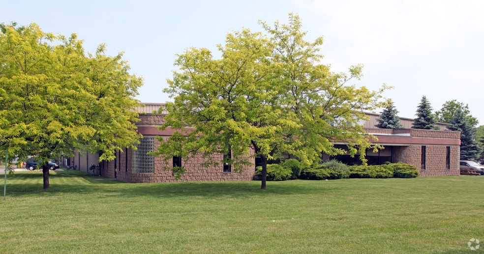 500 Commerce Dr, Amherst, NY à louer - Photo du bâtiment - Image 3 de 3