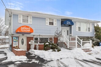 925 Deer Park Ave, North Babylon, NY à louer Photo du bâtiment- Image 2 de 9